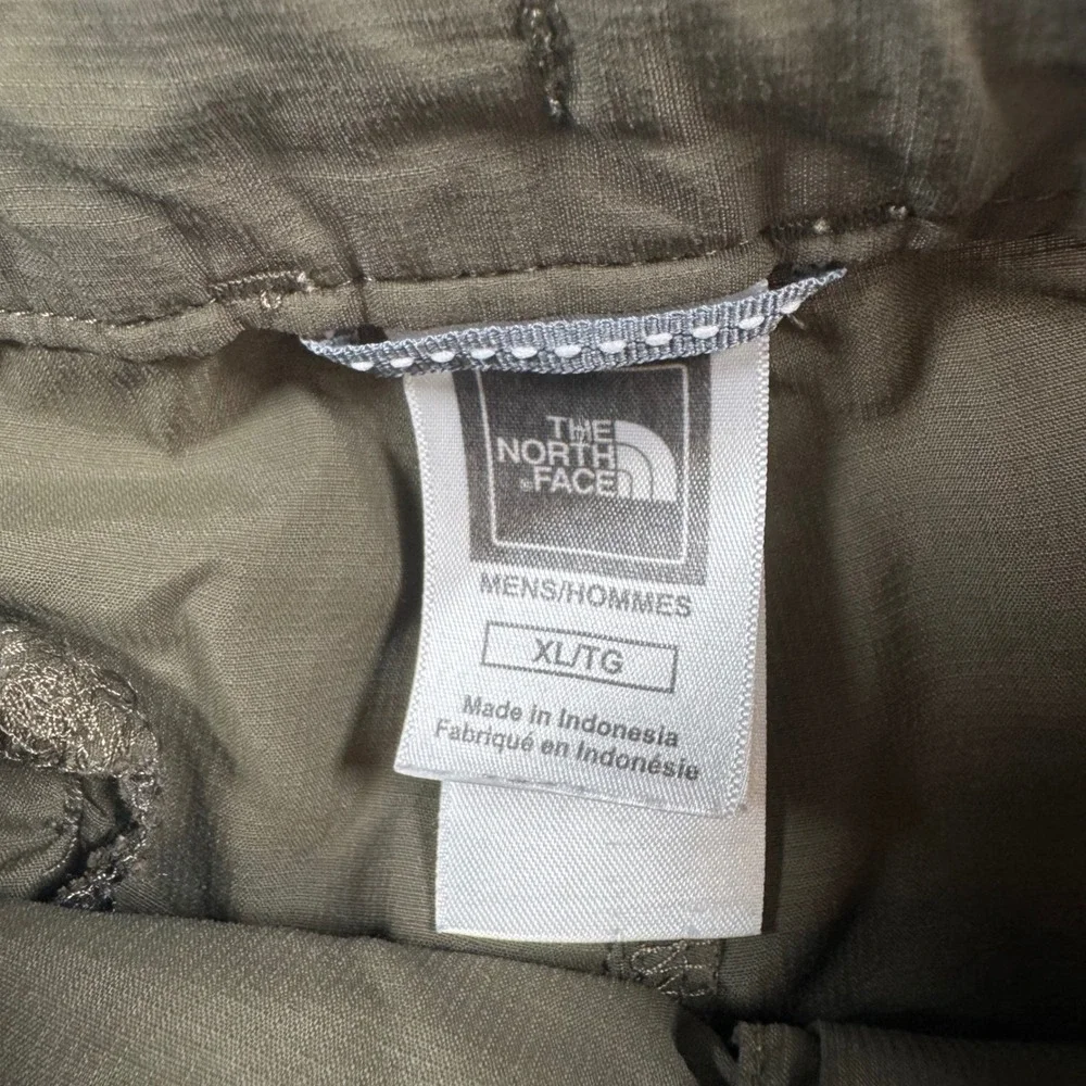 The North Face Cargo Shorts Mens XL Green Ripstop Hiking Outdoor